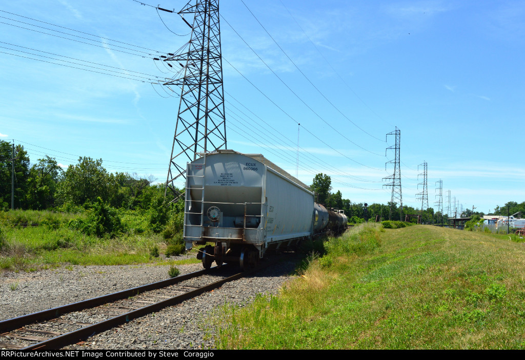 ECUX 860366 On the Valley Interchange Track